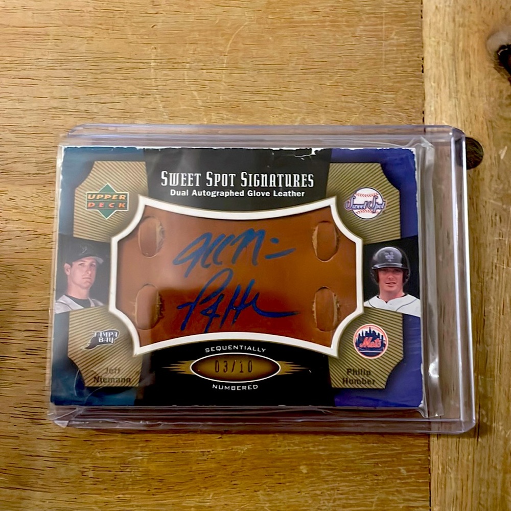 Sweet spot signatures of Jeff Nieman and Philip humber numbers to /10
